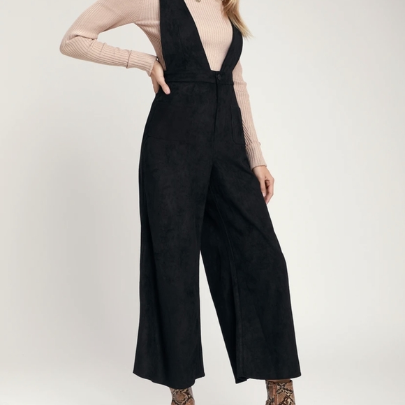 Lulu's Raeven Black Vegan Suede Overalls Size M - NWOT - Picture 1 of 5